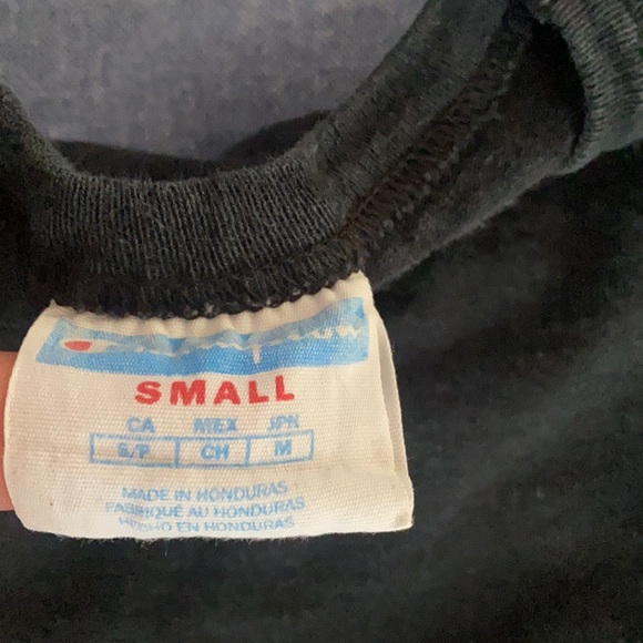 Men’s Small black champion shirt - Picture 3 of 3